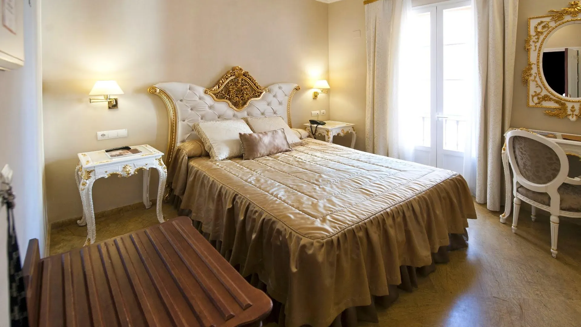 Adriano Boutique Sevilla
